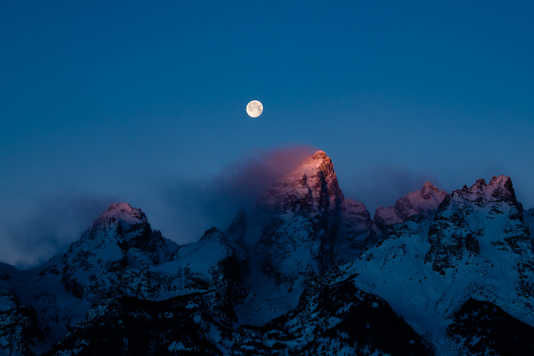Tetons_Moonset